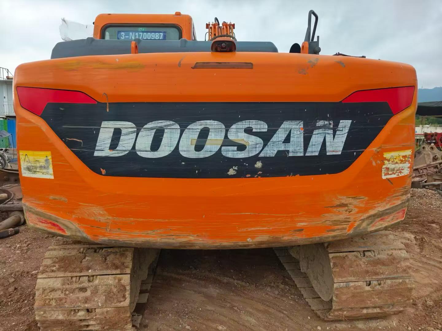Buy Doosan S130W-3 Used Excavator / 2 Buy Doosan S130W-3 Used Excavator / 2