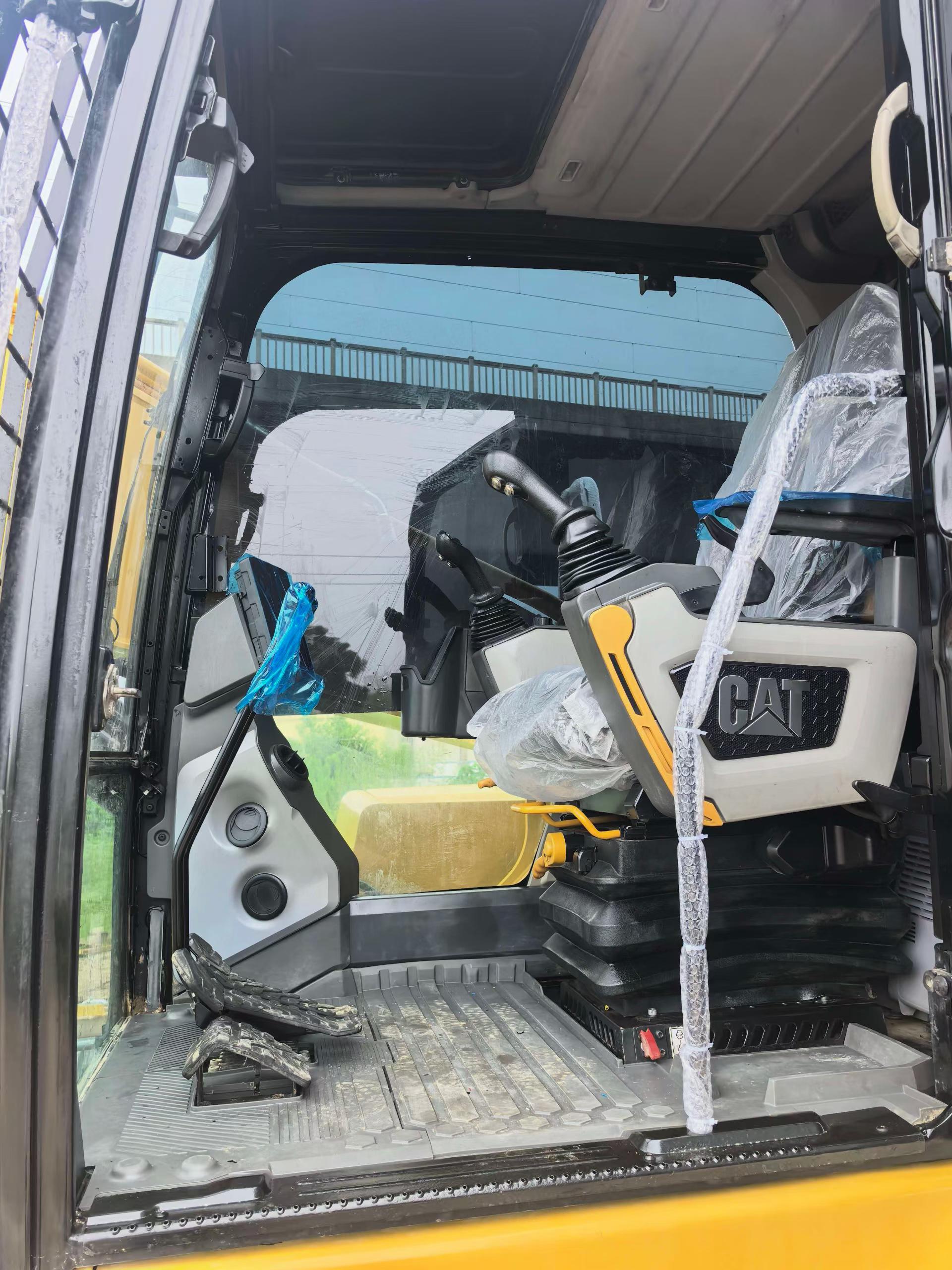Buy Caterpillar 323 Used Excavator / 9 Buy Caterpillar 323 Used Excavator / 9