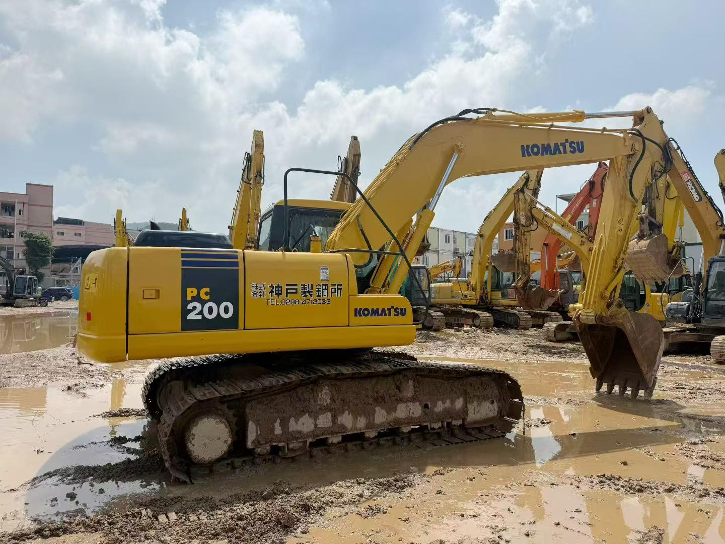 Buy Komatsu Used Excavator / 1