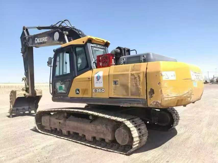 Buy JohnDeere E240 Used Excavator / 3 Buy JohnDeere E240 Used Excavator / 3