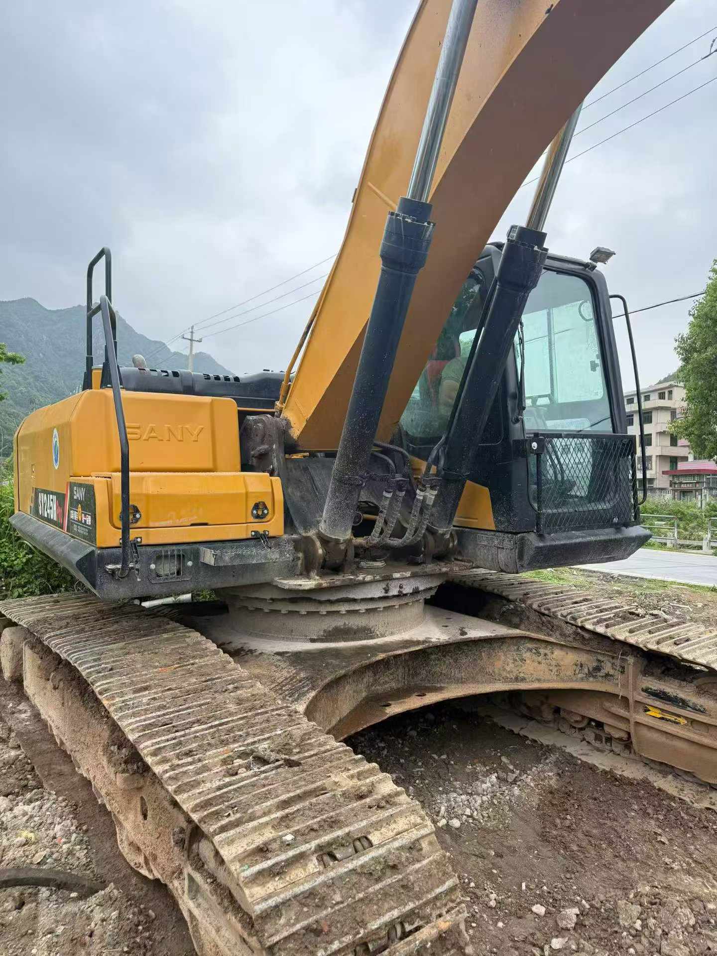Buy Sany SY245H Used Excavator / 6 Buy Sany SY245H Used Excavator / 6
