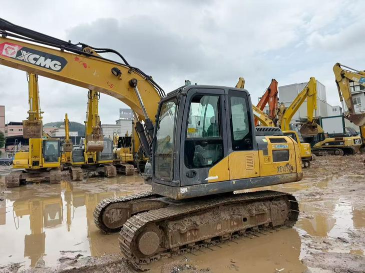 Buy XCMG XE135B Used Excavator / 1