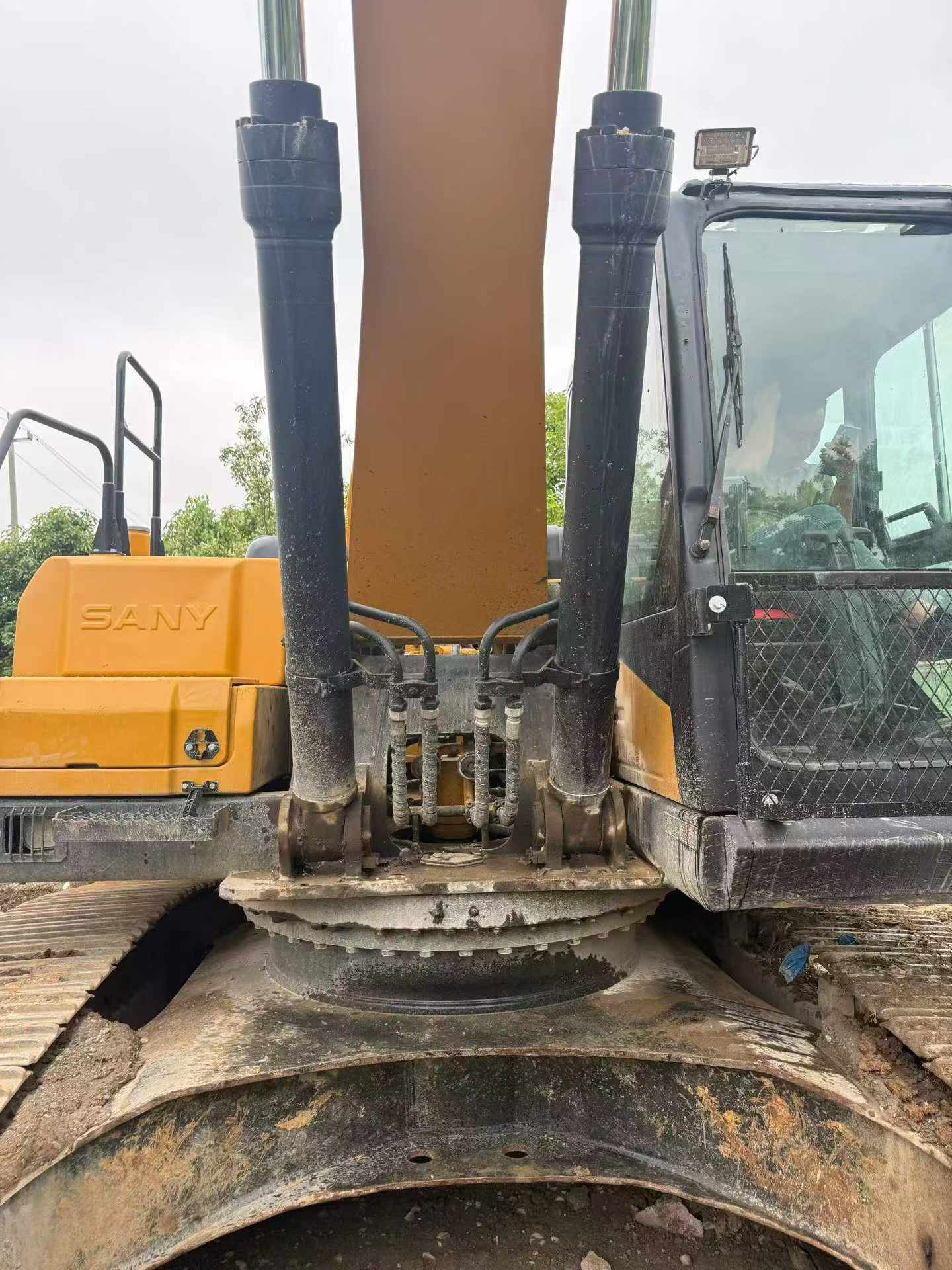 Buy Sany SY245H Used Excavator / 5 Buy Sany SY245H Used Excavator / 5
