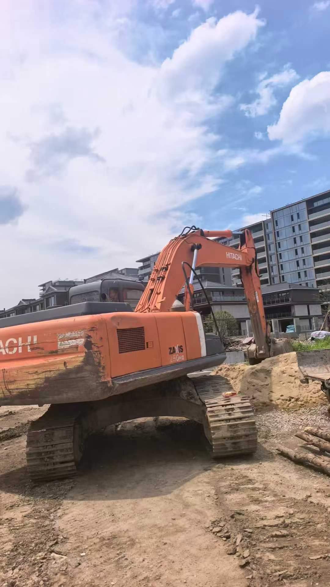 Buy Hitachi EX250-5 Used Excavator / 2 Buy Hitachi EX250-5 Used Excavator / 2