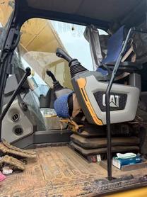 Buy Caterpillar 323 Used Excavator / 9 Buy Caterpillar 323 Used Excavator / 9