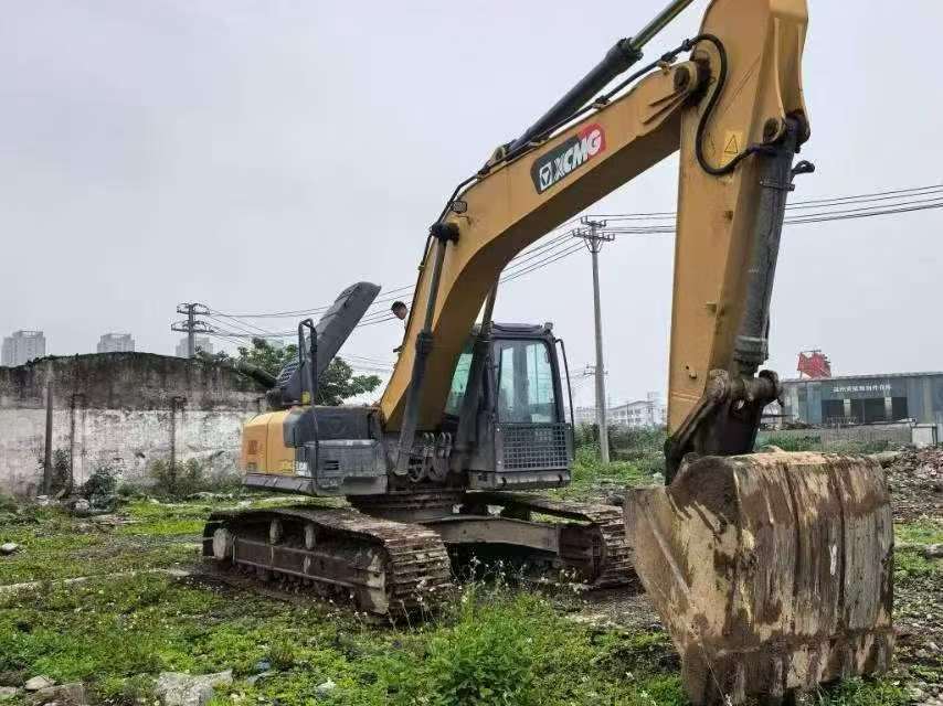 Compre Excavadora XCMG XE270DK Usada / 4