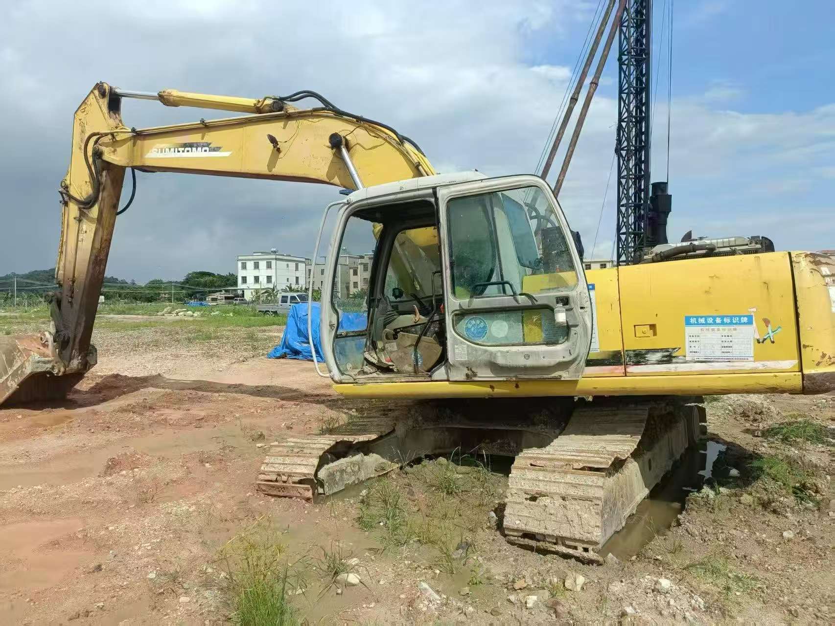 Buy Sumitomo SH200A3 Used Excavator / 1