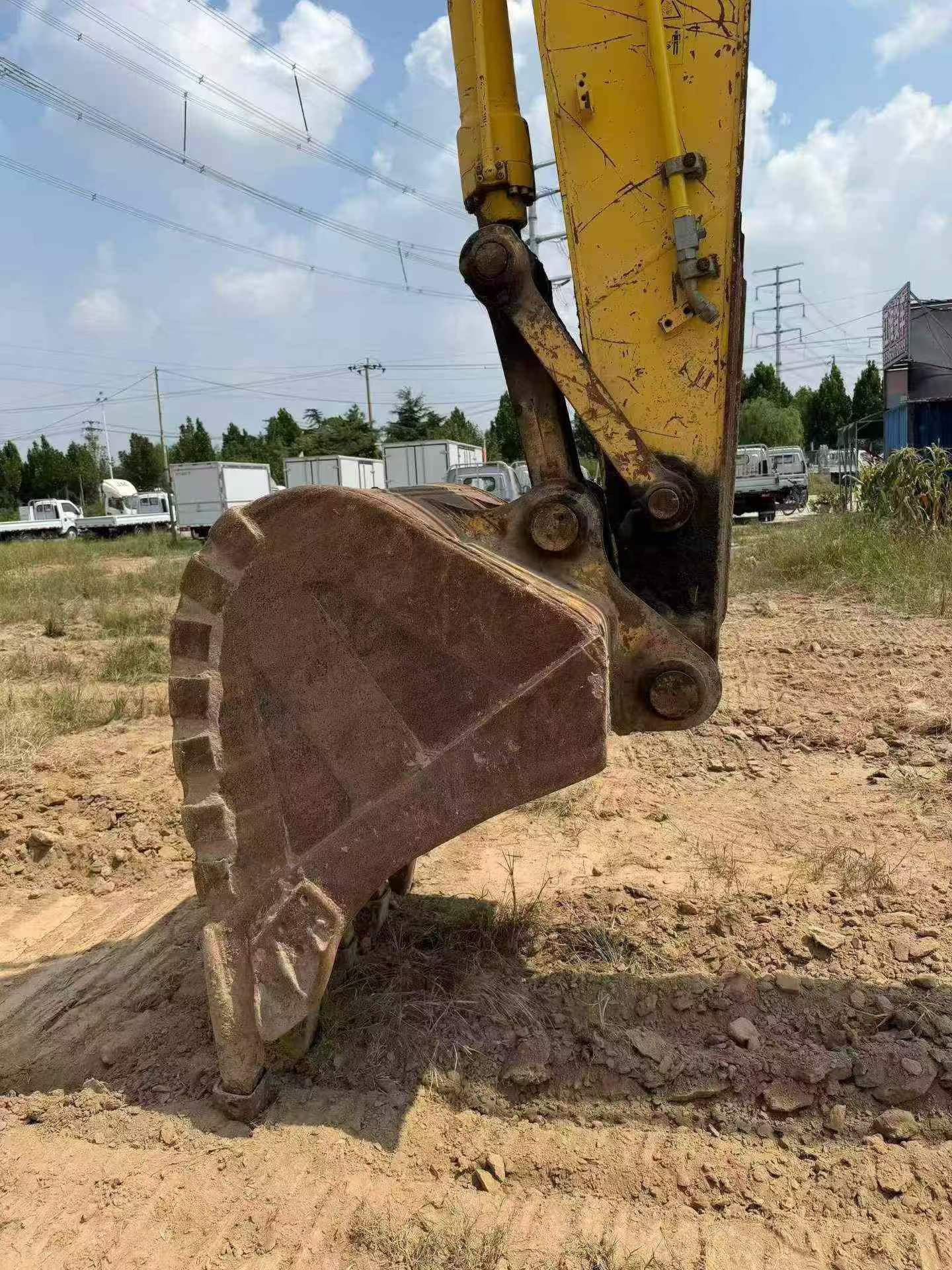 شراء حفارة Kobelco SK260 مستعملة / 4