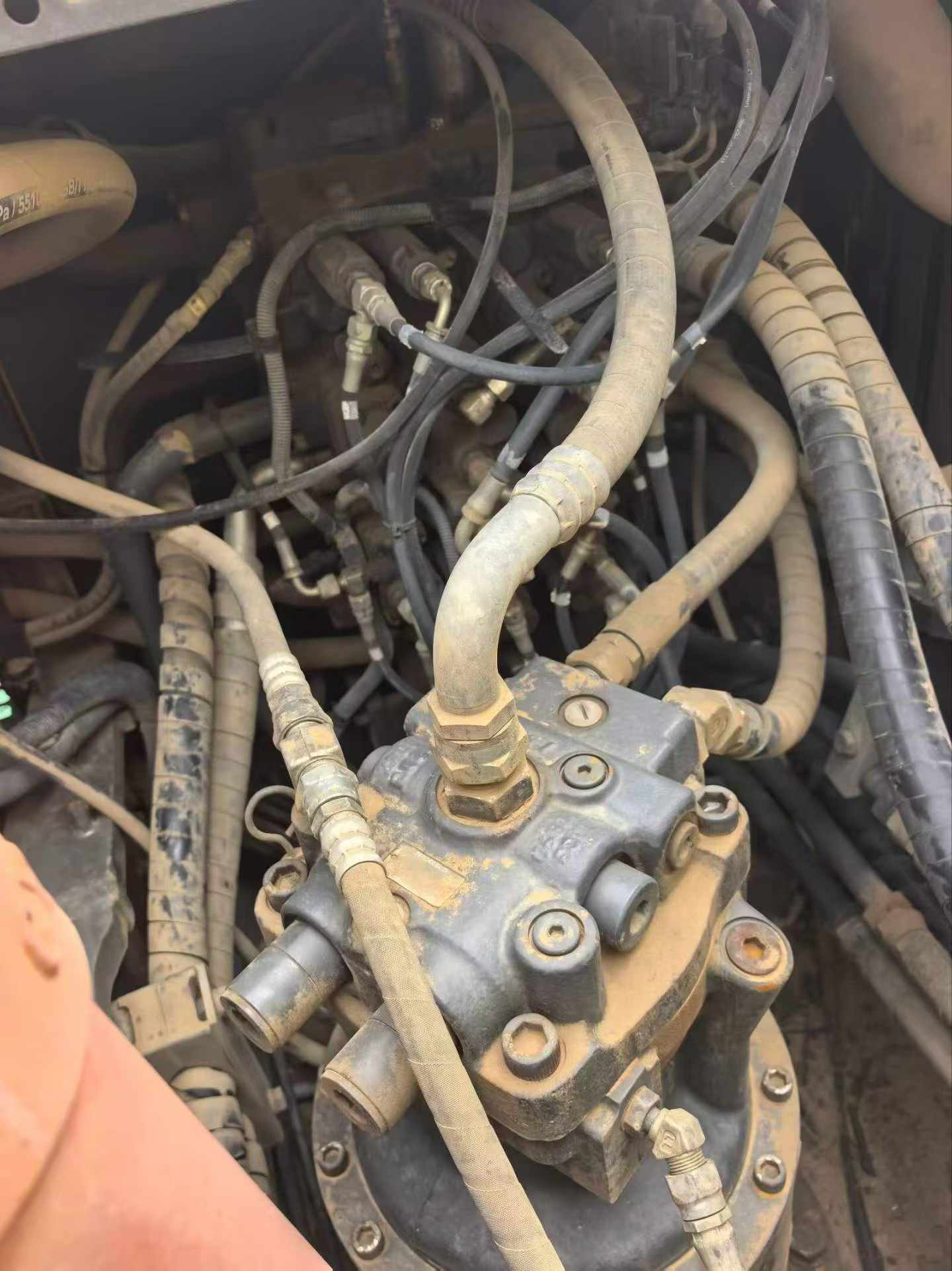 Buy Sumitomo SH210-5 Used Excavator / 5 Buy Sumitomo SH210-5 Used Excavator / 5