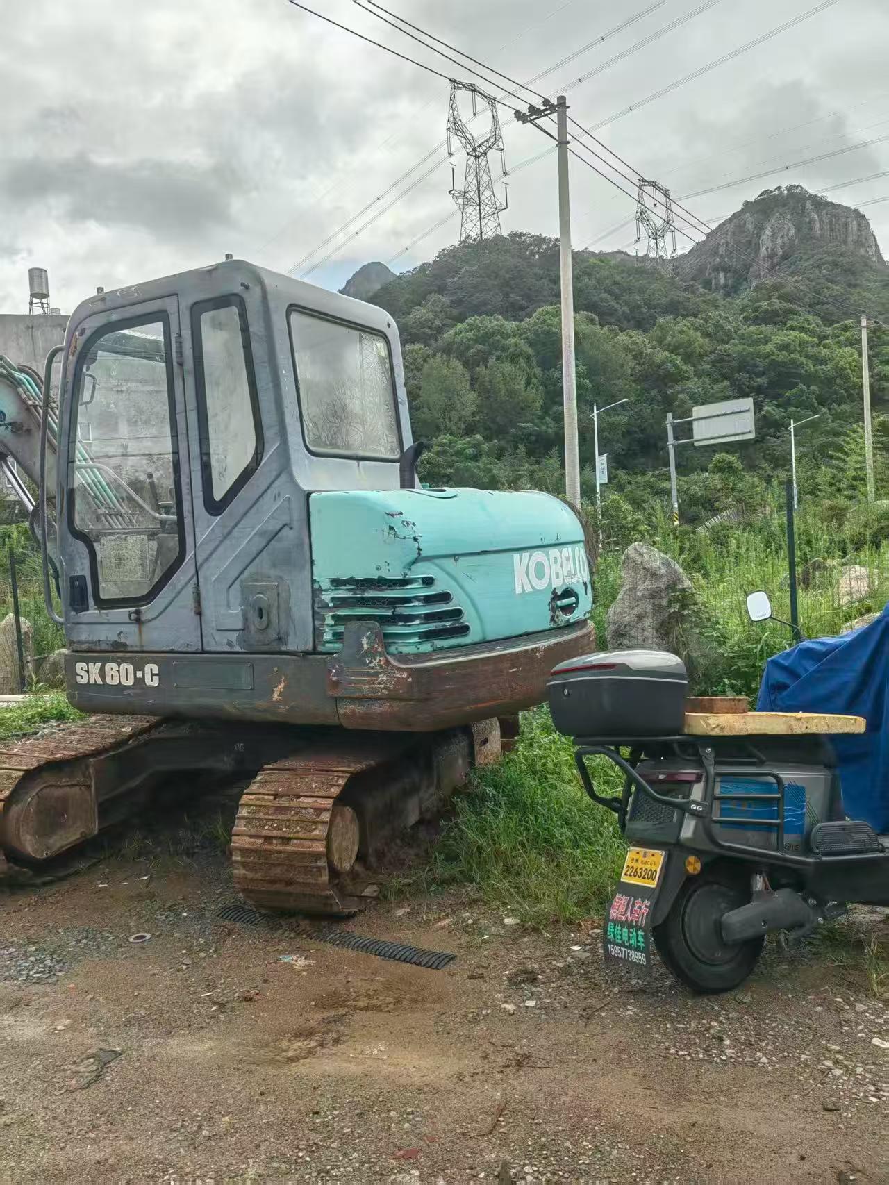 Buy Kobelco SK60 Used Excavator / 1