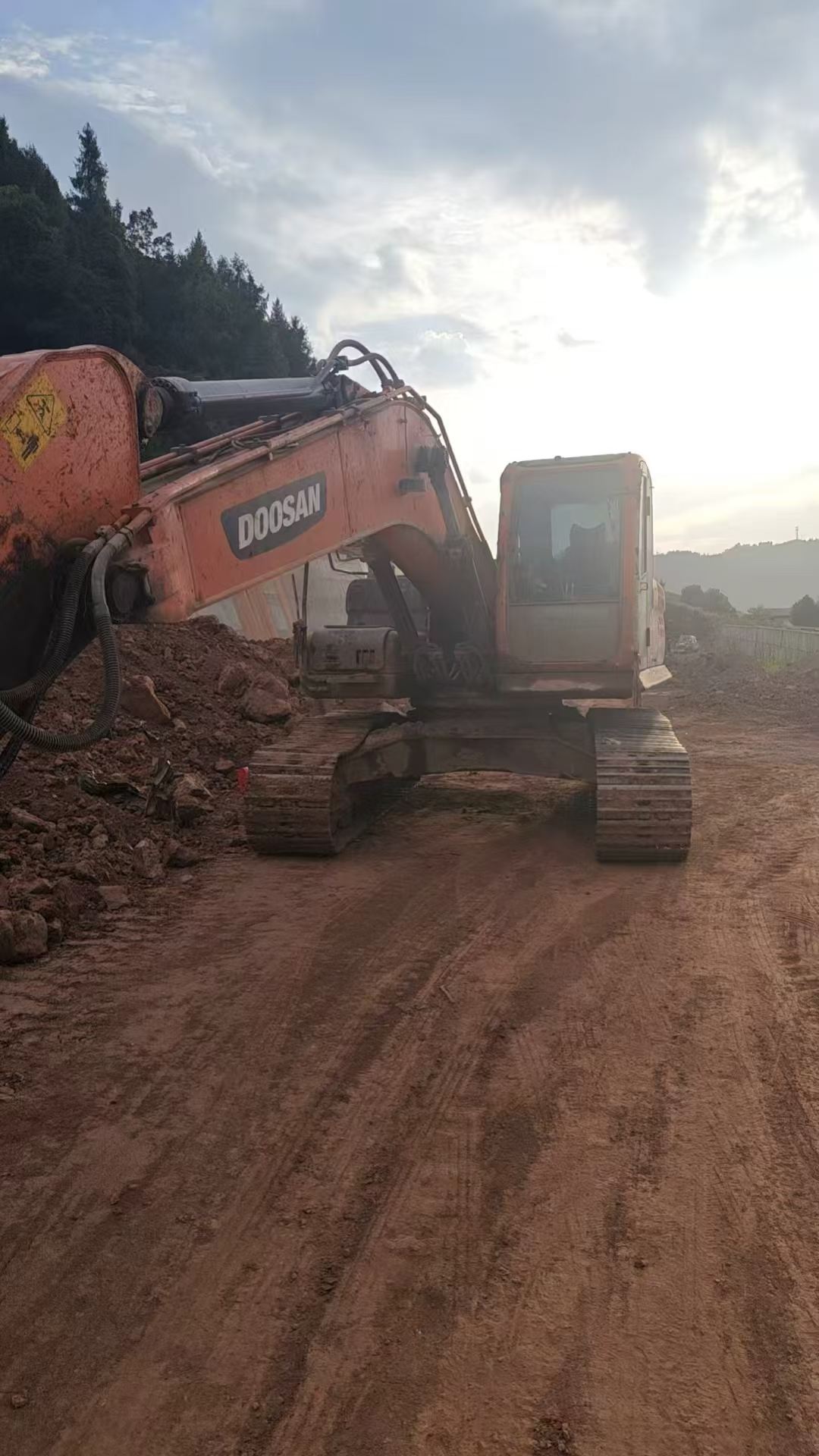 Buy Doosan DX230LC Used Excavator / 3 Buy Doosan DX230LC Used Excavator / 3