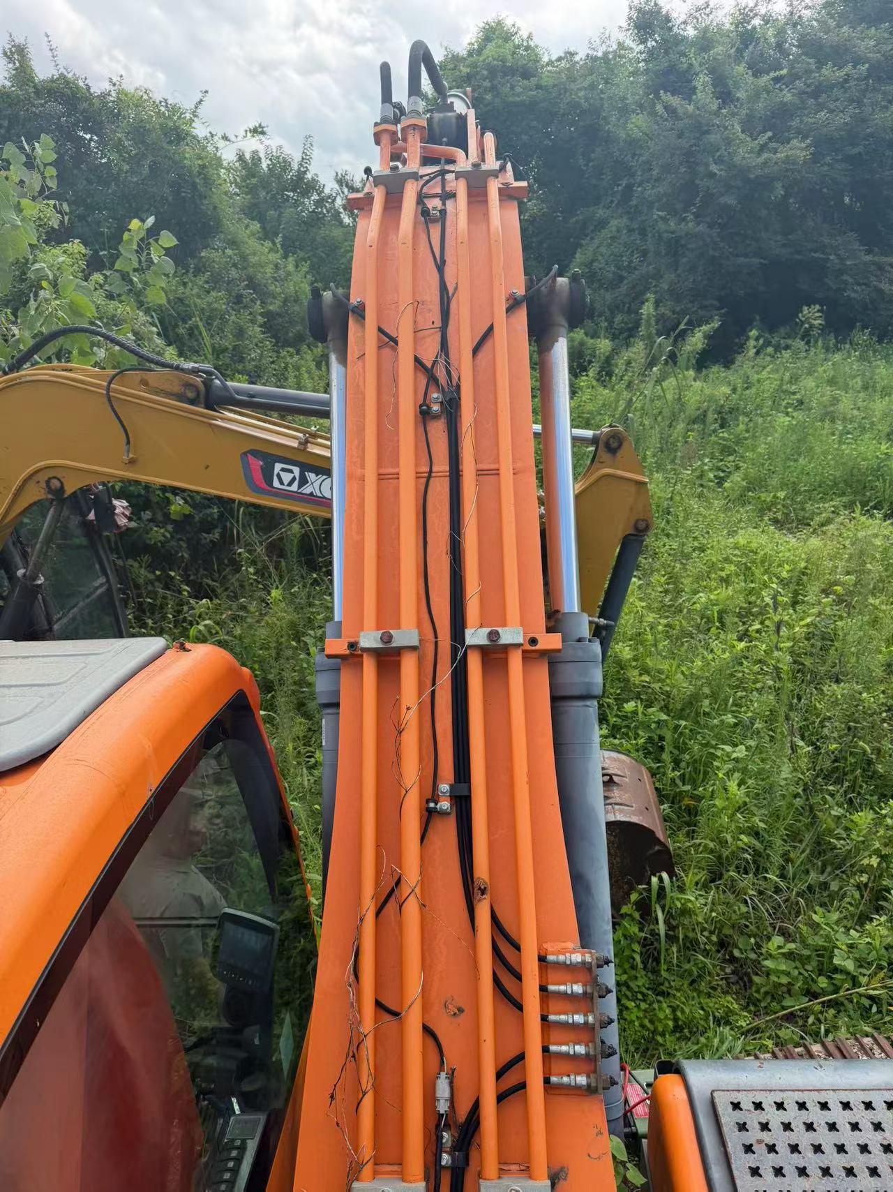 Buy Doosan DH215-7 Used Excavator / 8