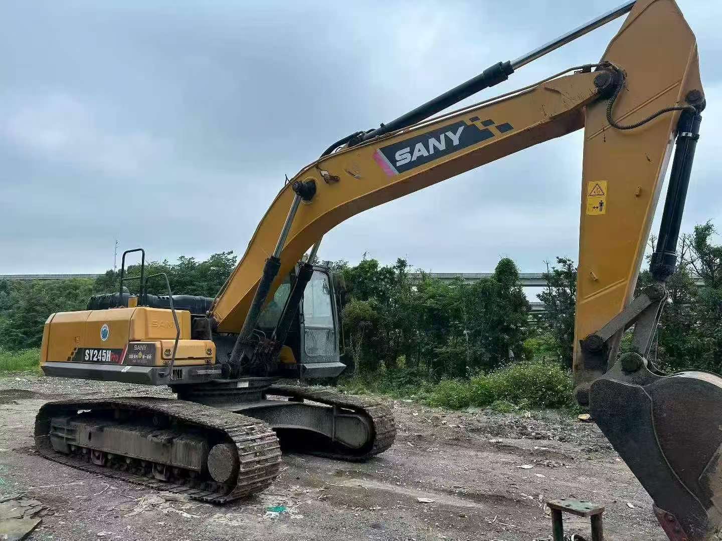 Buy Sany SY245H Used Excavator / 4 Buy Sany SY245H Used Excavator / 4
