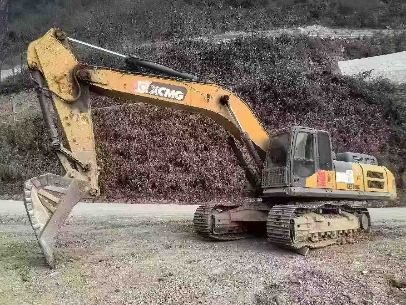 Buy XCMG XE370 Used Excavator / 3 Buy XCMG XE370 Used Excavator / 3