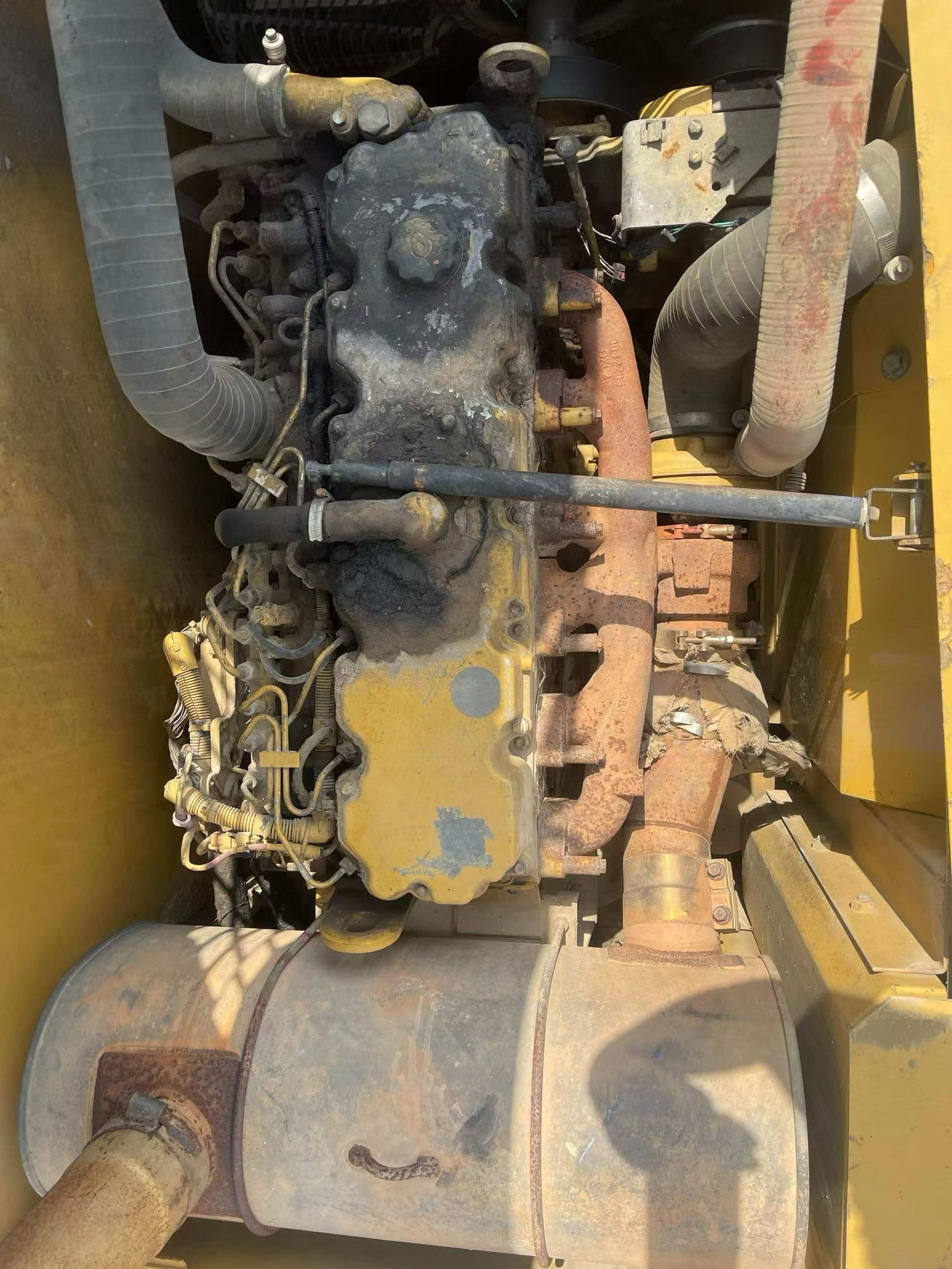 Compre Escavadeira Caterpillar 323 Usada / 6