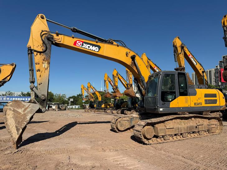 Buy XCMG XE305D Used Excavator / 1