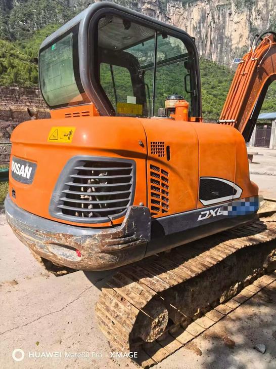 Buy Doosan DH60 Used Excavator / 1