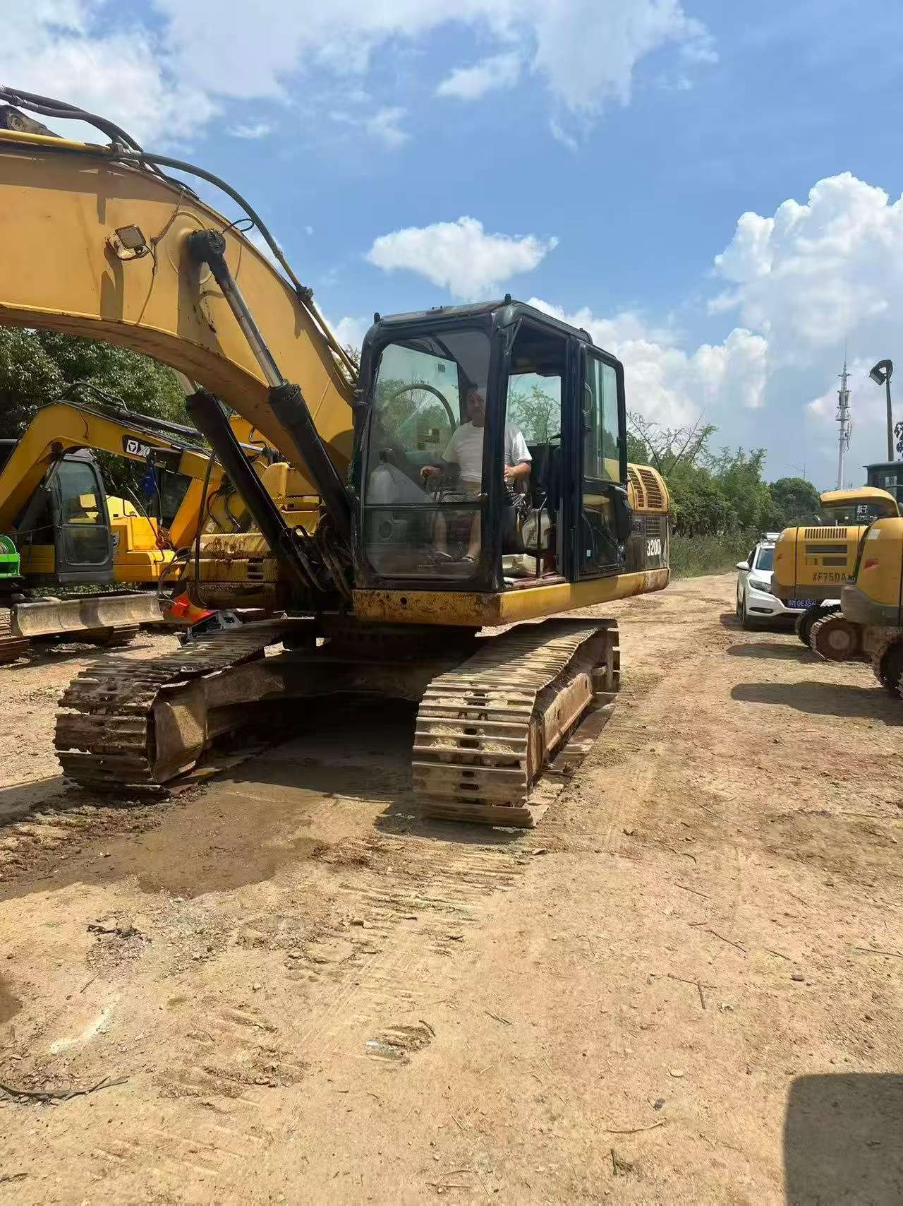 Buy Caterpillar 320D Used Excavator / 4 Buy Caterpillar 320D Used Excavator / 4