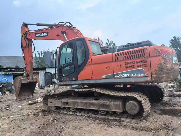 Buy Doosan DX260LC Used Excavator / 1