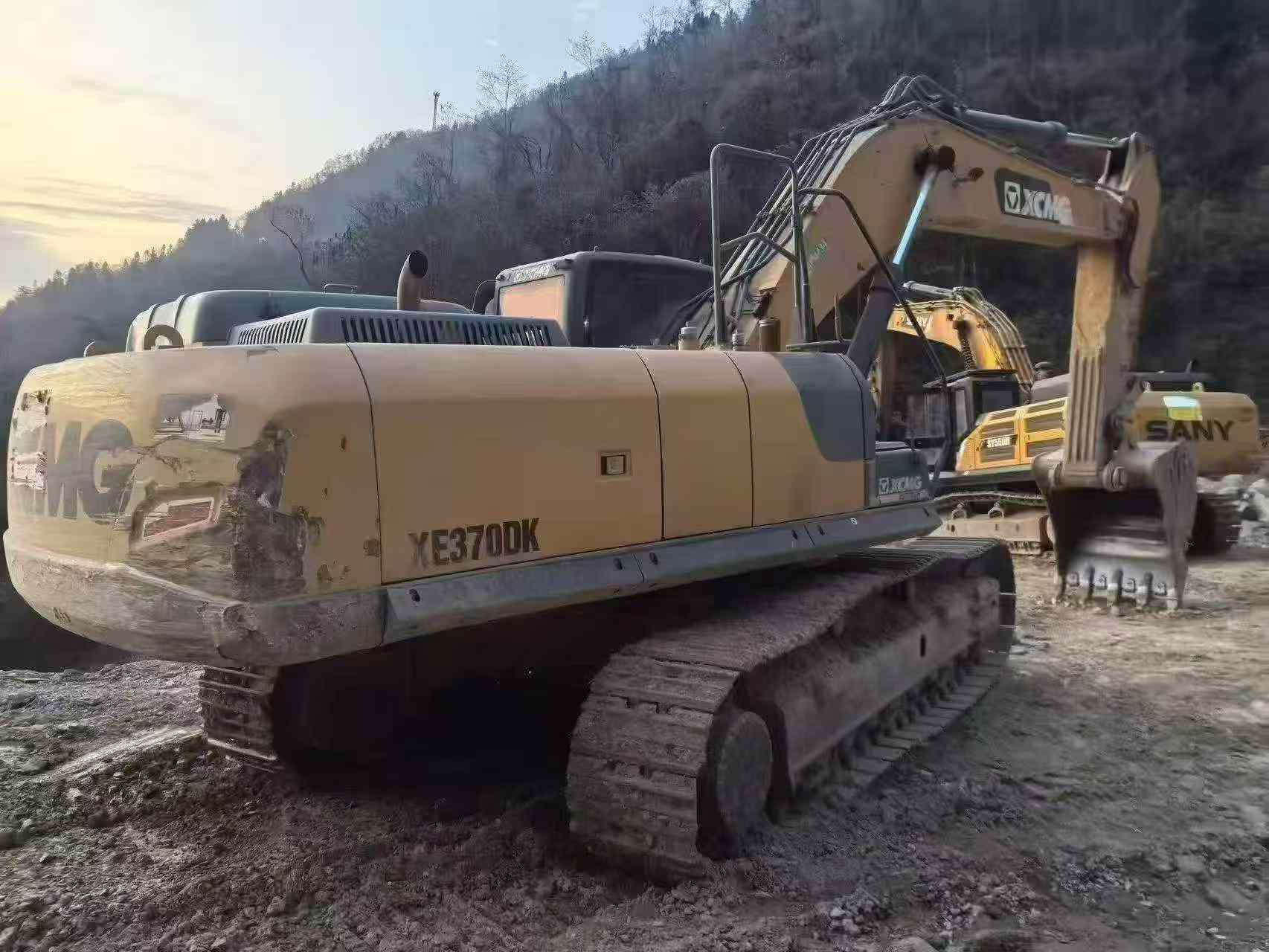 Buy XCMG XE370 Used Excavator / 4 Buy XCMG XE370 Used Excavator / 4
