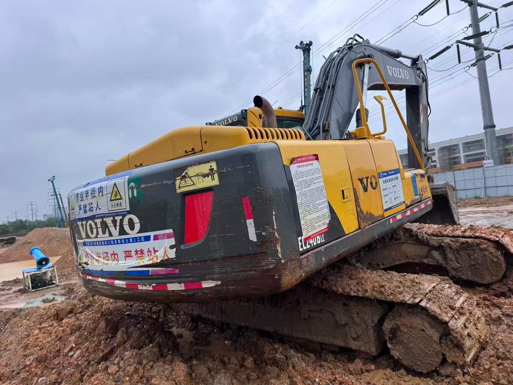 Buy Volvo EC240 Used Excavator / 2 Buy Volvo EC240 Used Excavator / 2
