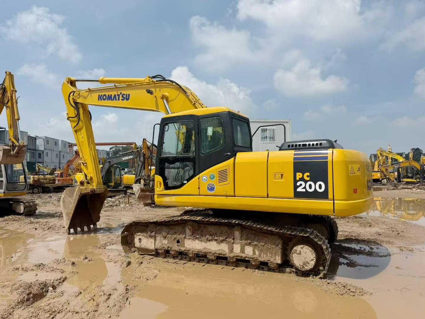 Buy Komatsu Used Excavator / 2 Buy Komatsu Used Excavator / 2