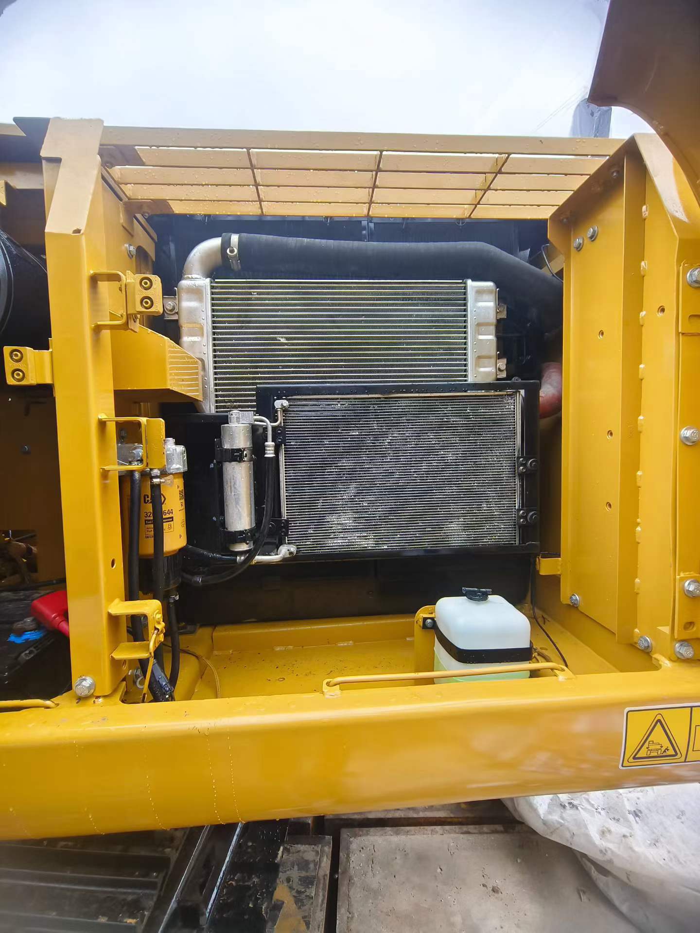 Buy Caterpillar 320D Used Excavator / 4 Buy Caterpillar 320D Used Excavator / 4