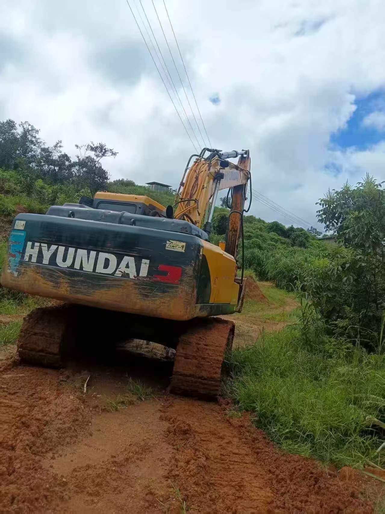 Buy Hyundai R215VS Used Excavator / 2 Buy Hyundai R215VS Used Excavator / 2
