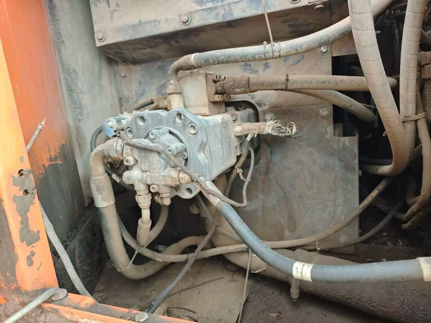 Buy Doosan S130W-3 Used Excavator / 4 Buy Doosan S130W-3 Used Excavator / 4