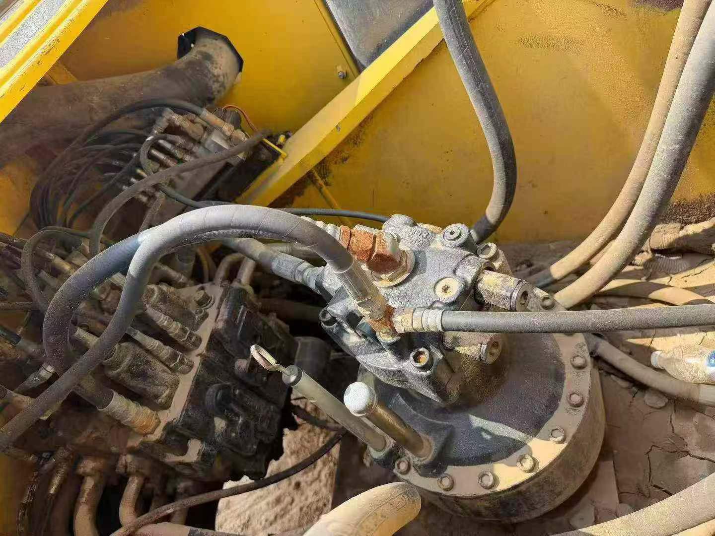 شراء حفارة Kobelco SK260 مستعملة / 6