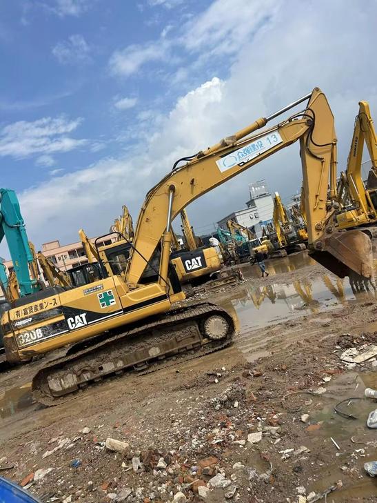Buy Caterpillar 320B Used Excavator / 1