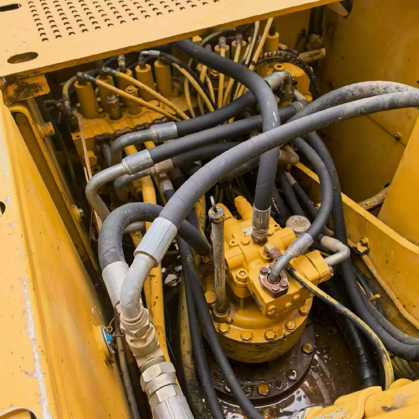 Compre Escavadeira Caterpillar 320C Usada / 5