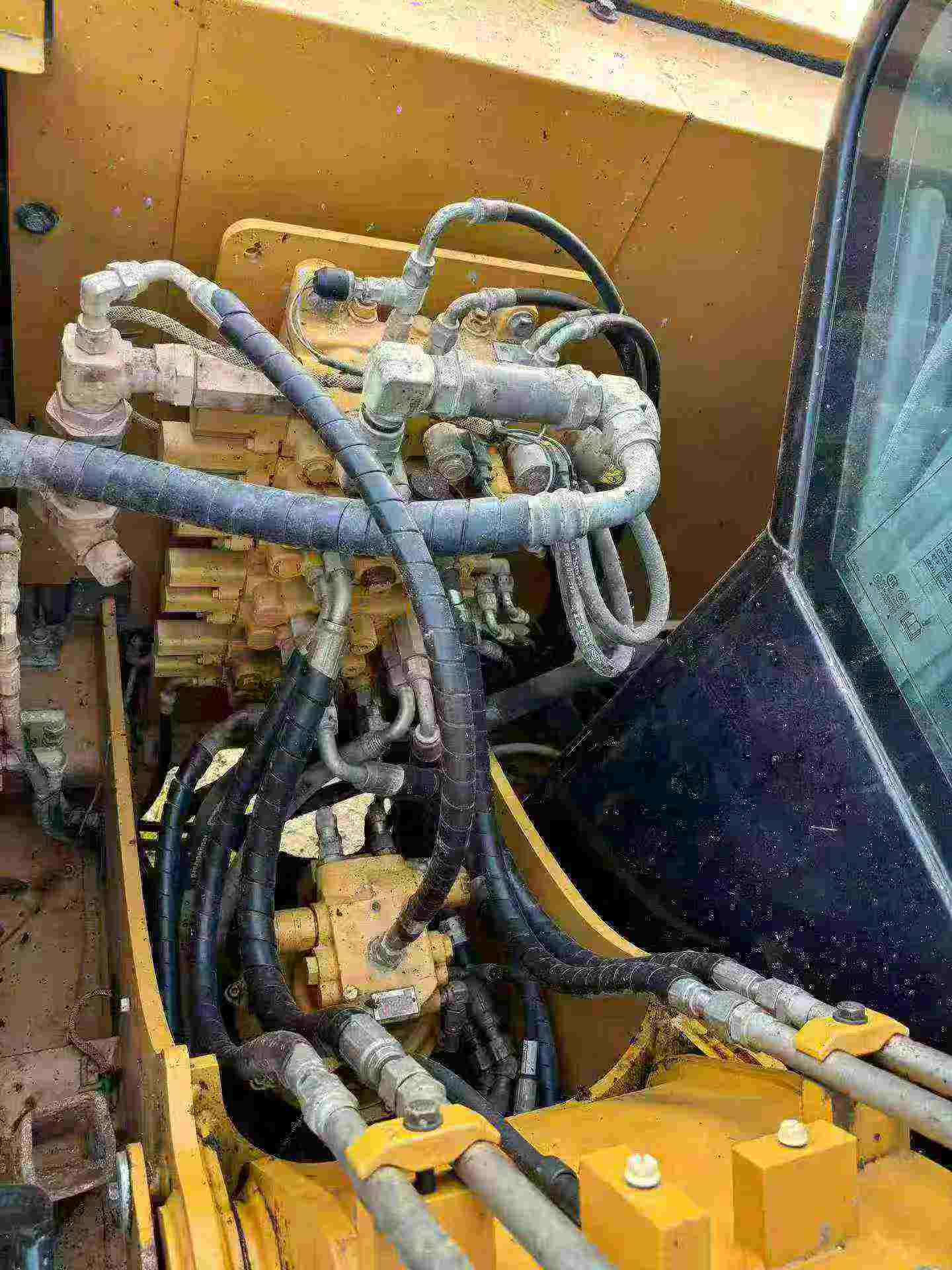 Buy Caterpillar 307B Used Excavator / 3 Buy Caterpillar 307B Used Excavator / 3