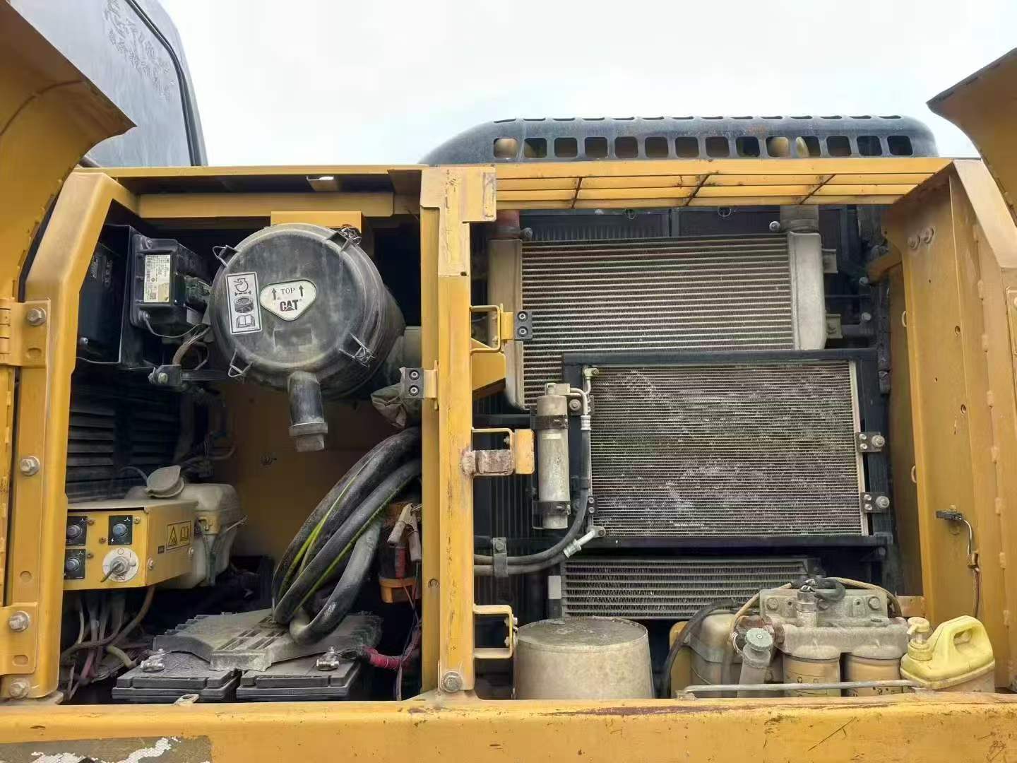 Buy Caterpillar 320D Used Excavator / 5 Buy Caterpillar 320D Used Excavator / 5