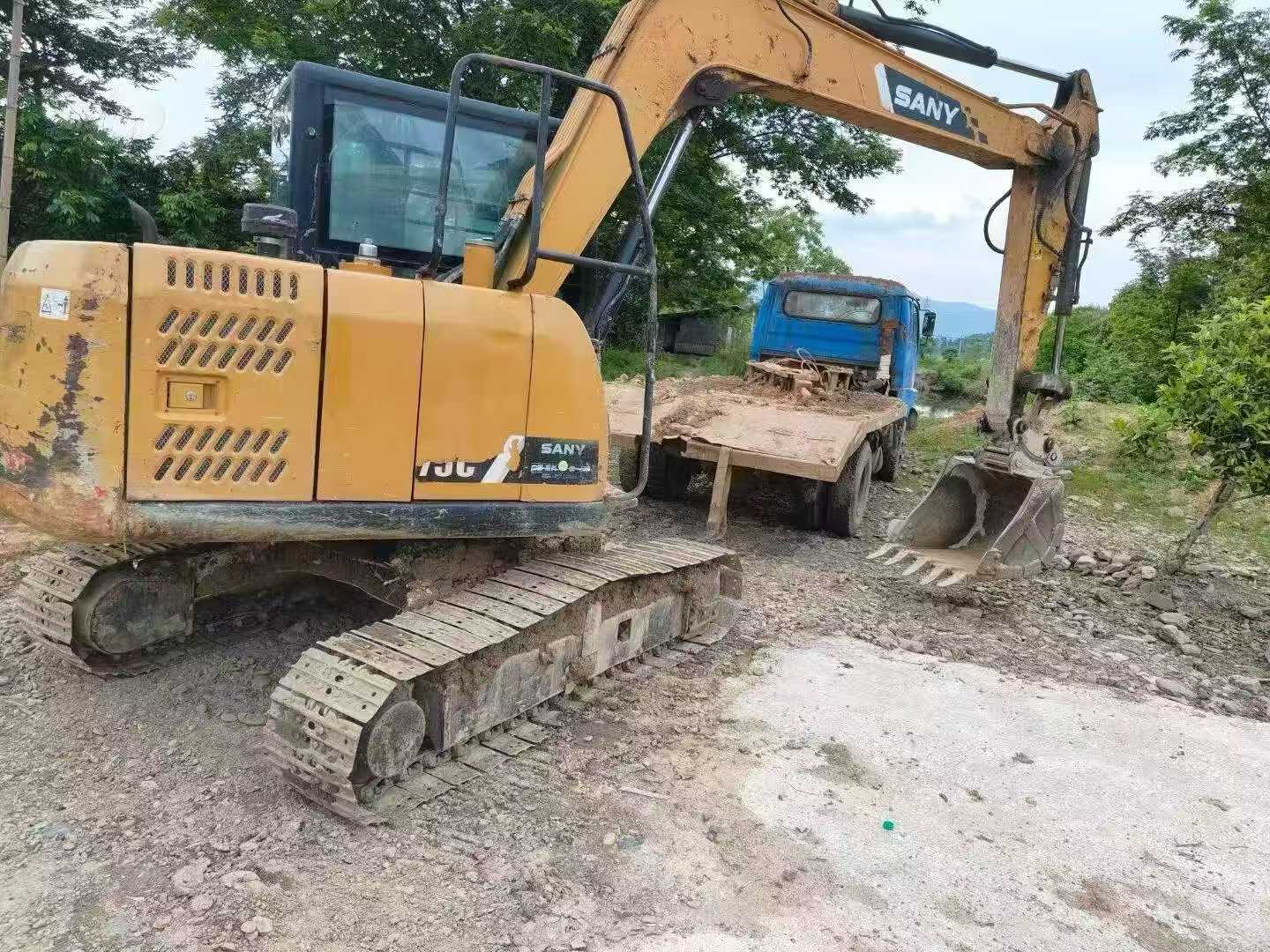 Buy Sany SY70C Used Excavator / 1