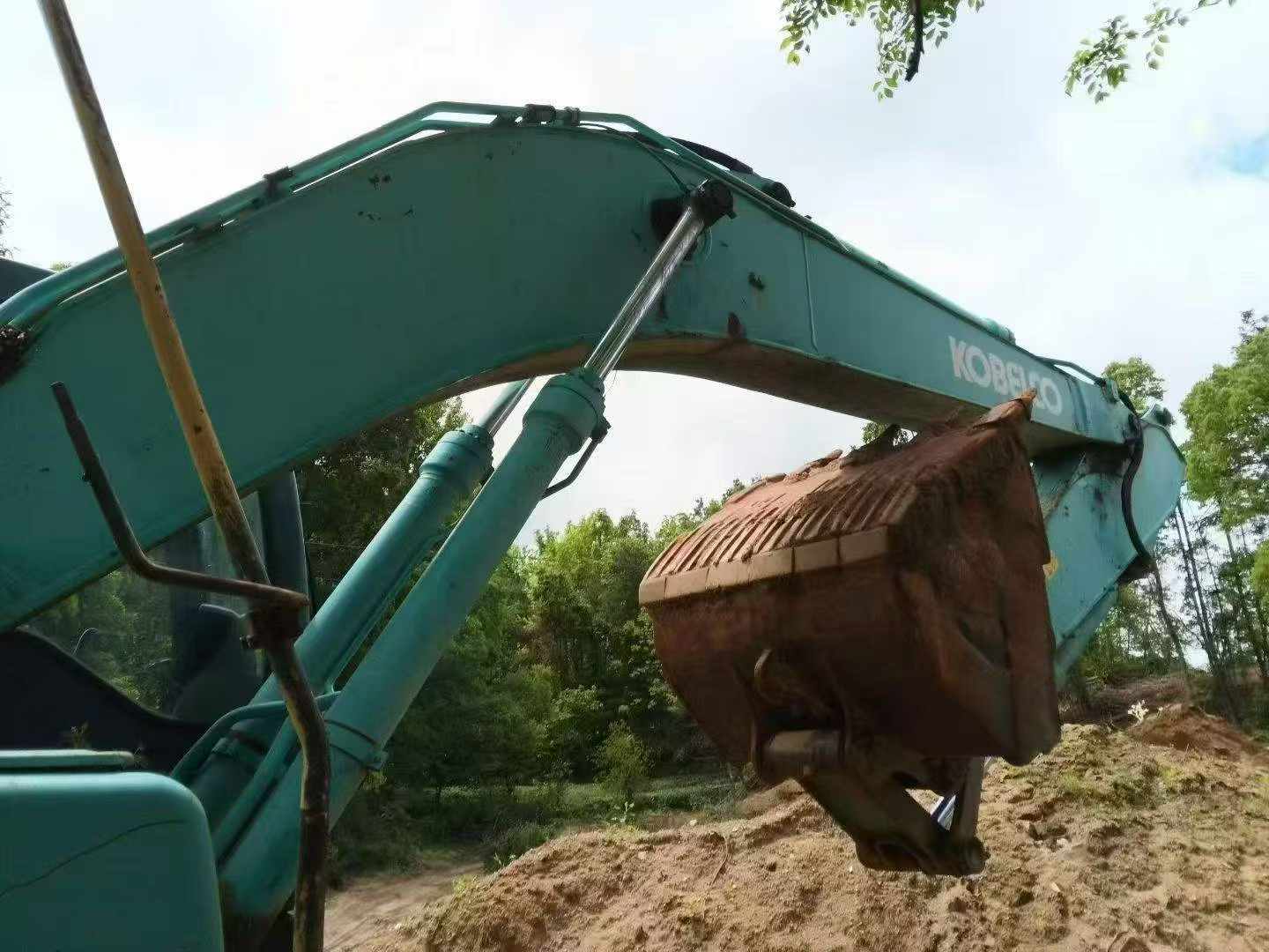 Buy Kobelco SK200-8 Used Excavator / 5 Buy Kobelco SK200-8 Used Excavator / 5