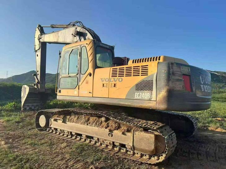 Buy Volvo EC240 Used Excavator / 1