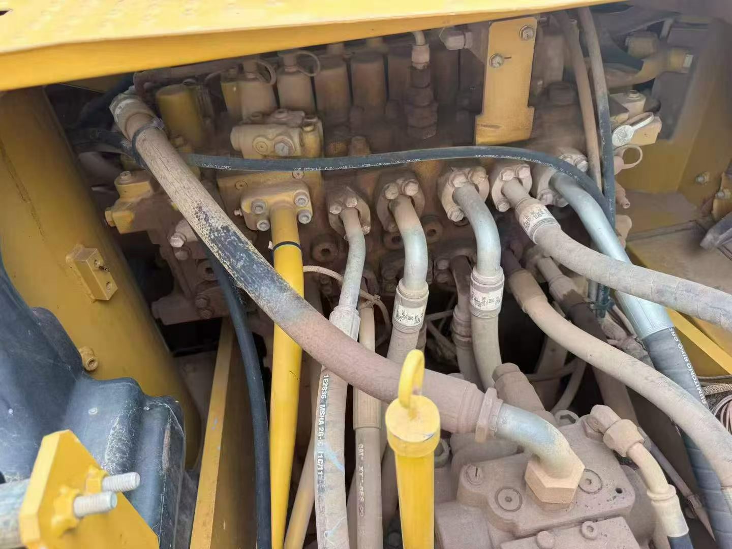 Buy Caterpillar 323 Used Excavator / 6 Buy Caterpillar 323 Used Excavator / 6
