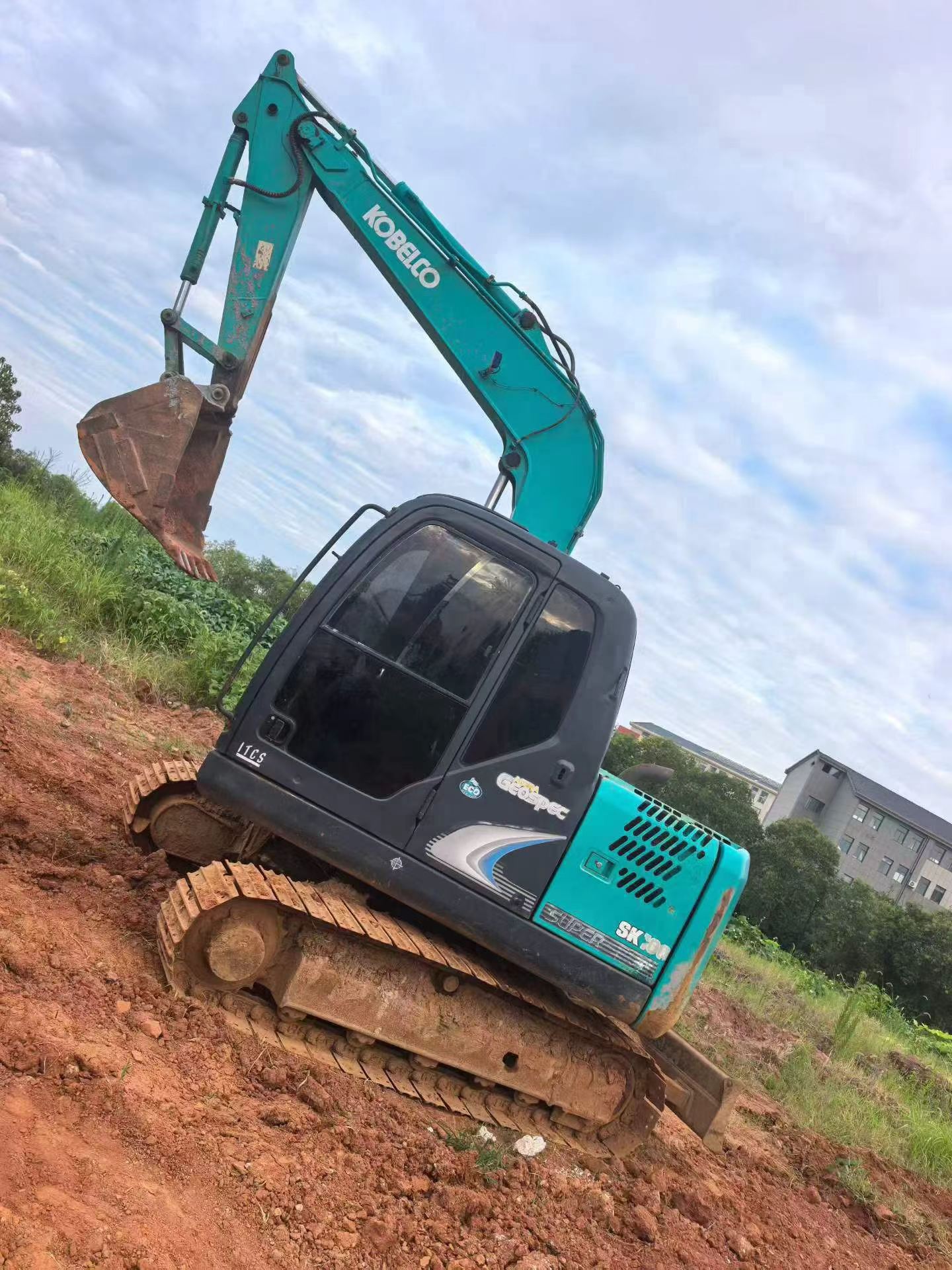 Buy Kobelco Used Excavator / 3 Buy Kobelco Used Excavator / 3
