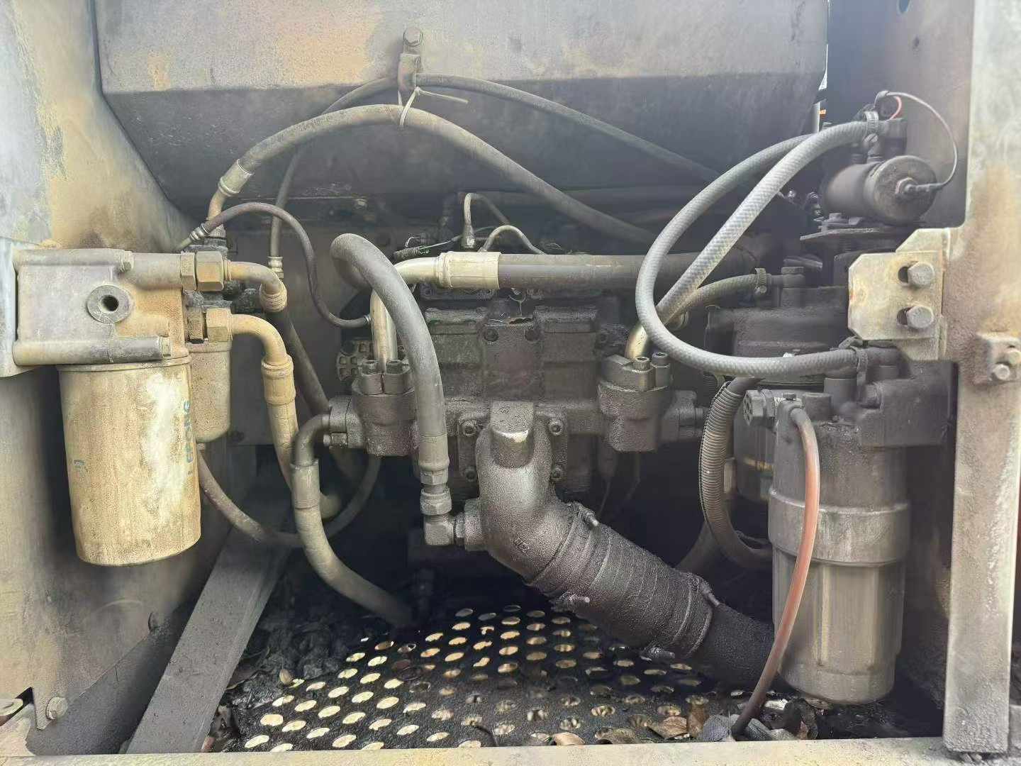 Купить Подержанный Экскаватор Hitachi EX200LC-3 / 6