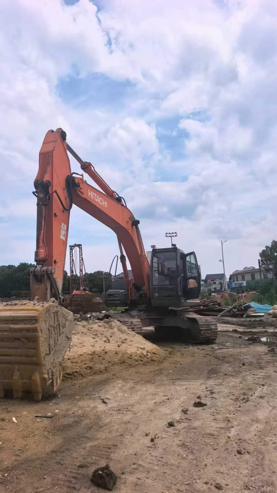 Buy Hitachi EX250-5 Used Excavator / 4 Buy Hitachi EX250-5 Used Excavator / 4
