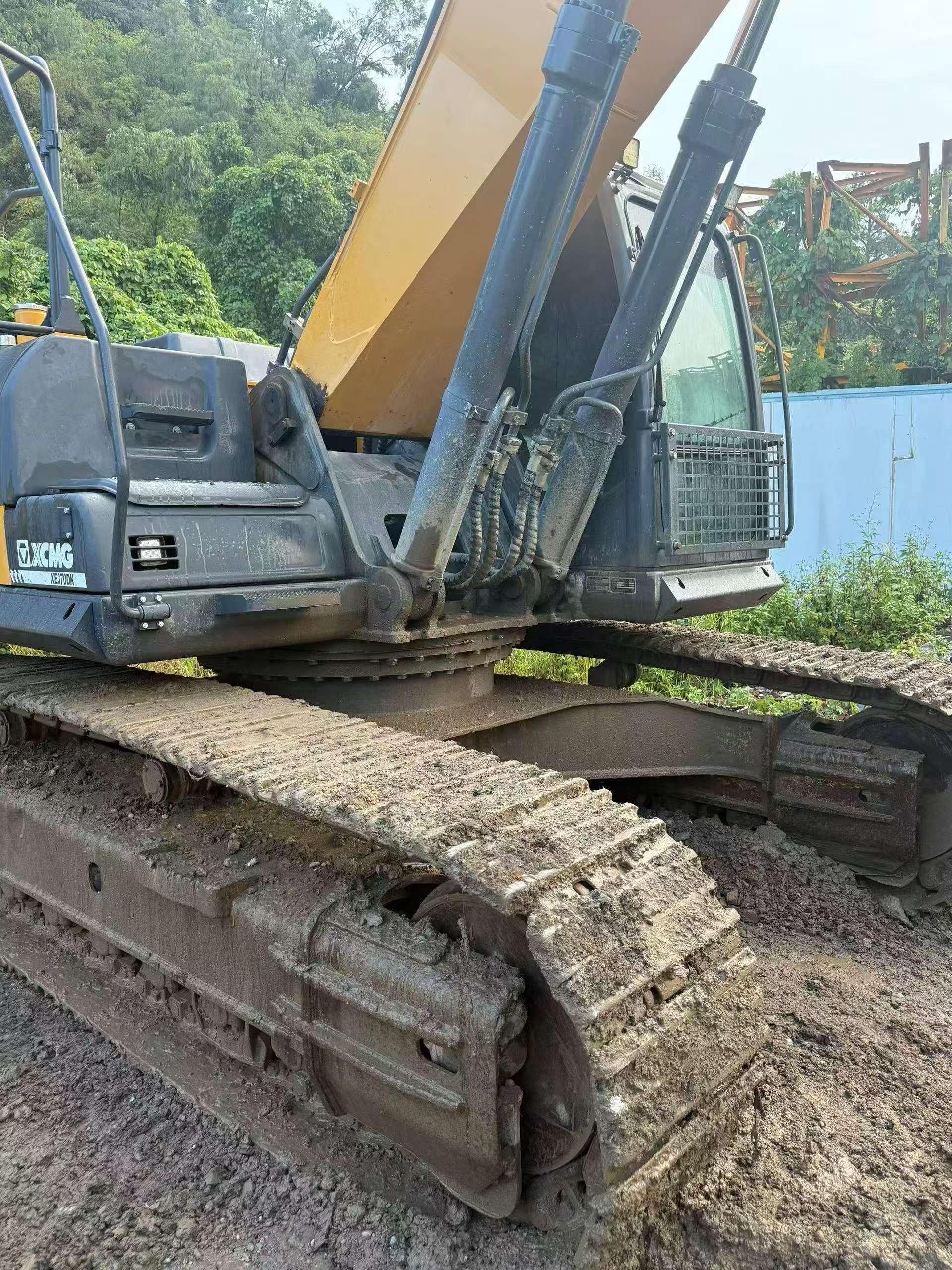 Buy XCMG XE370 Used Excavator / 8 Buy XCMG XE370 Used Excavator / 8