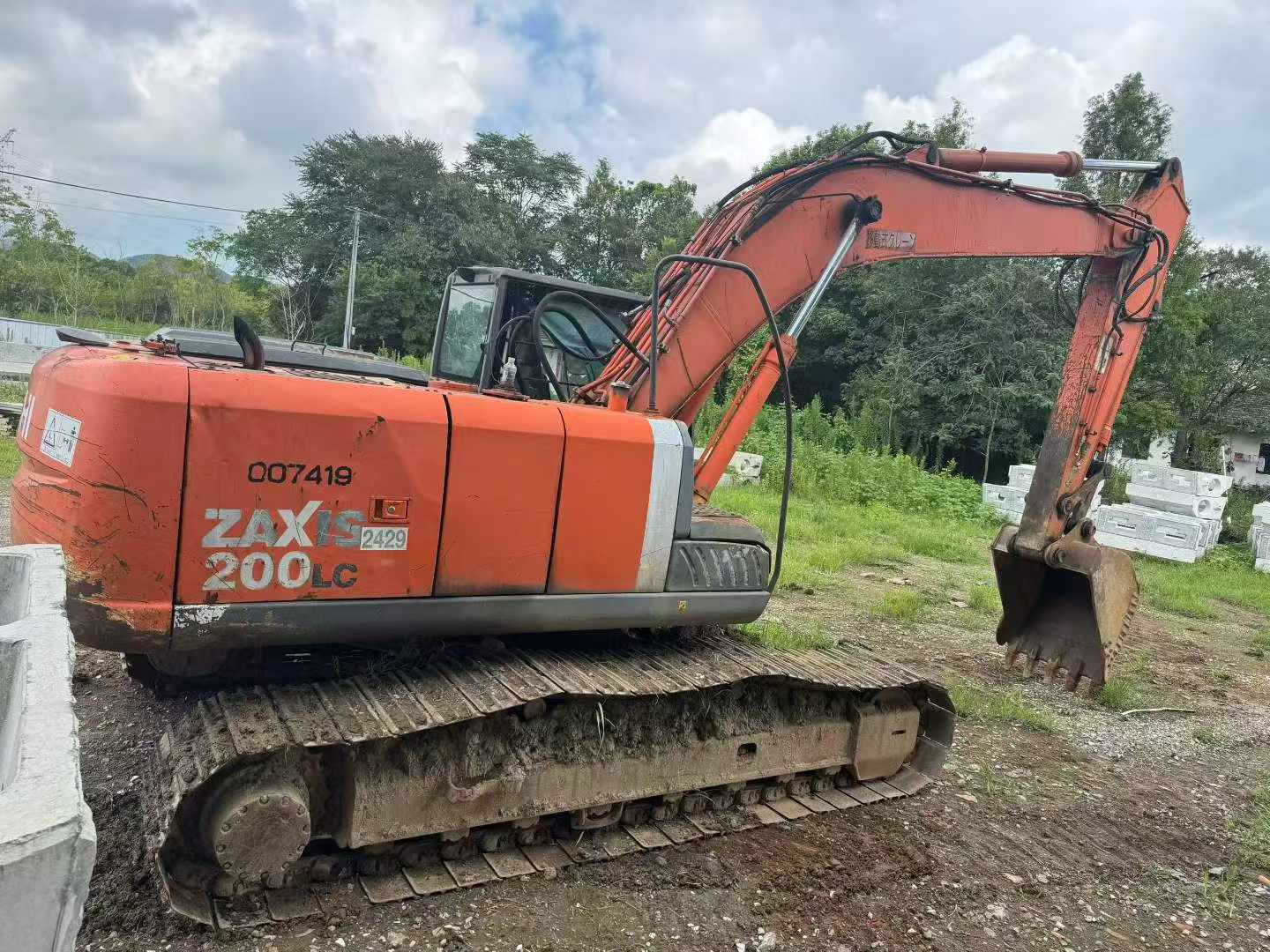Купить Подержанный Экскаватор Hitachi EX200LC-3 / 2