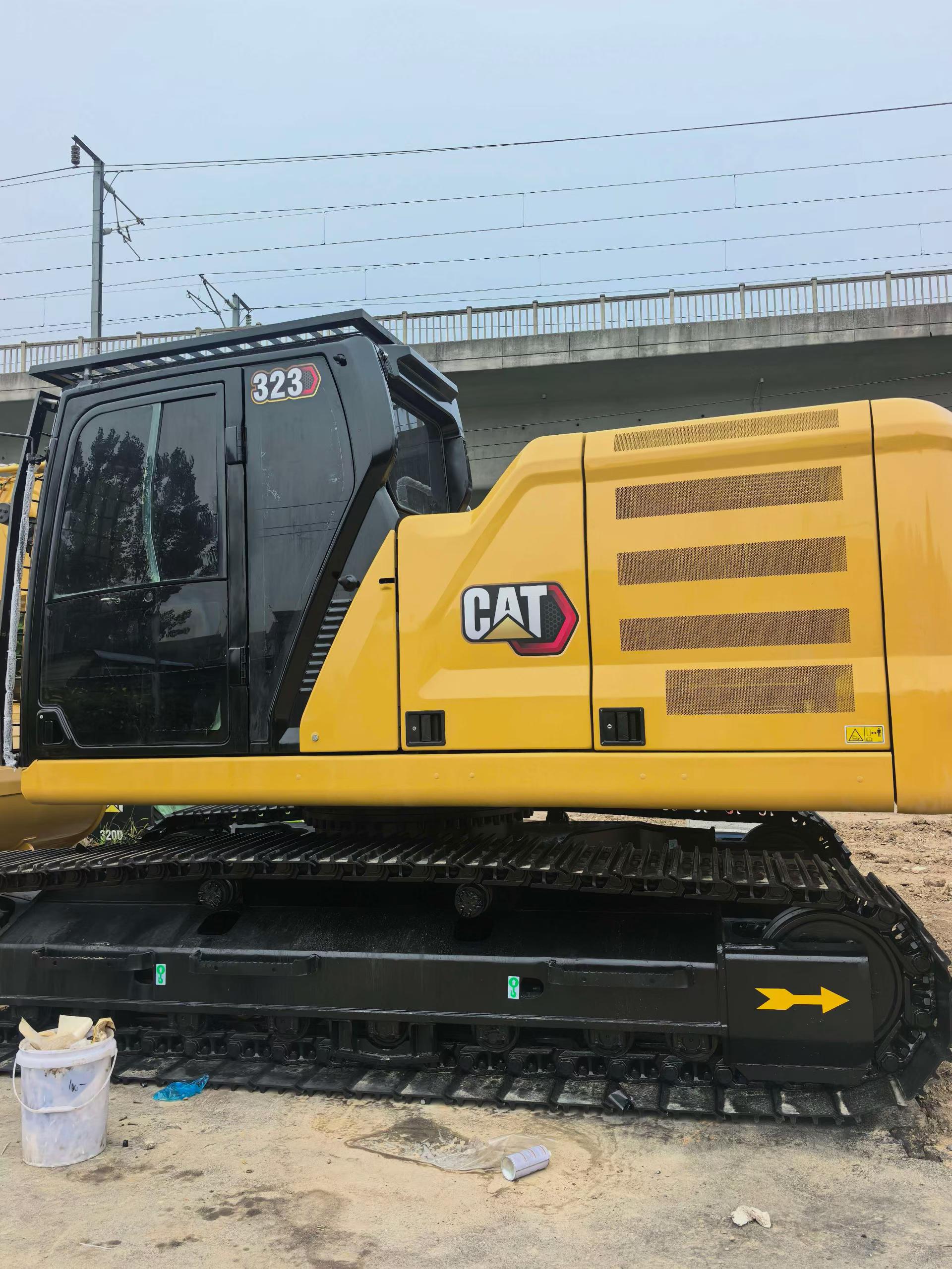 Buy Caterpillar 323 Used Excavator / 1