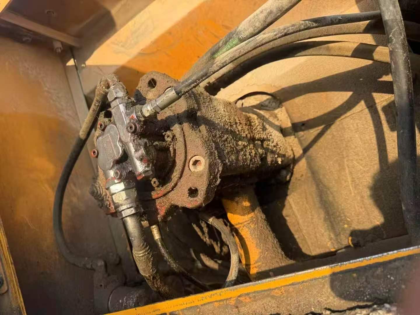 Buy Hyundai R215-7 Used Excavator / 3 Buy Hyundai R215-7 Used Excavator / 3