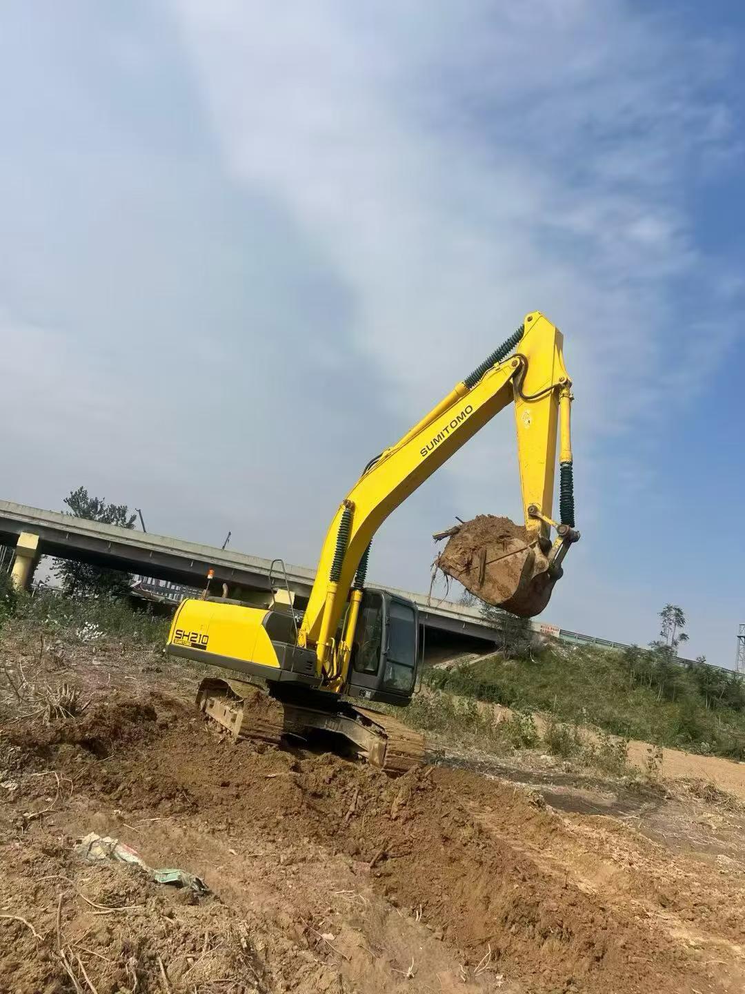 Buy Sumitomo SH210-5 Used Excavator / 2 Buy Sumitomo SH210-5 Used Excavator / 2