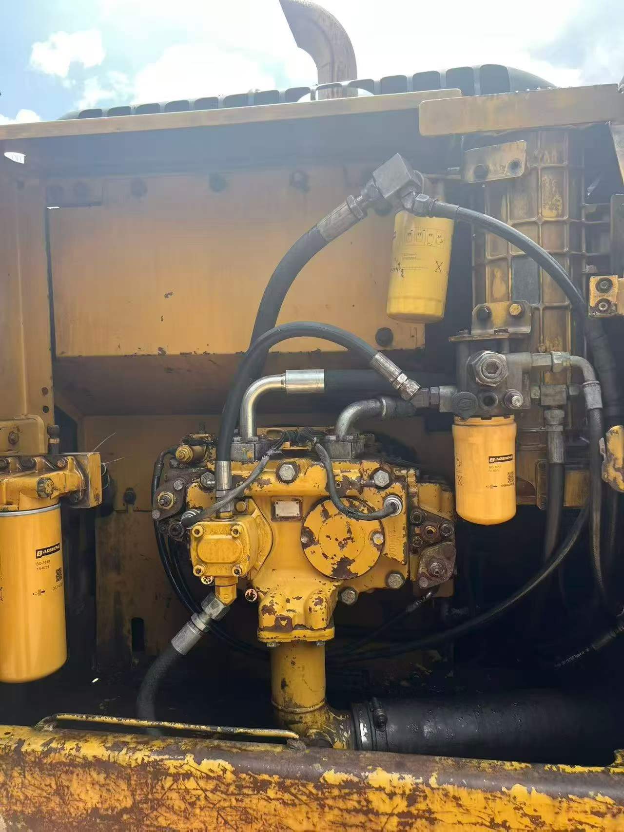 Buy Caterpillar 320D Used Excavator / 3 Buy Caterpillar 320D Used Excavator / 3