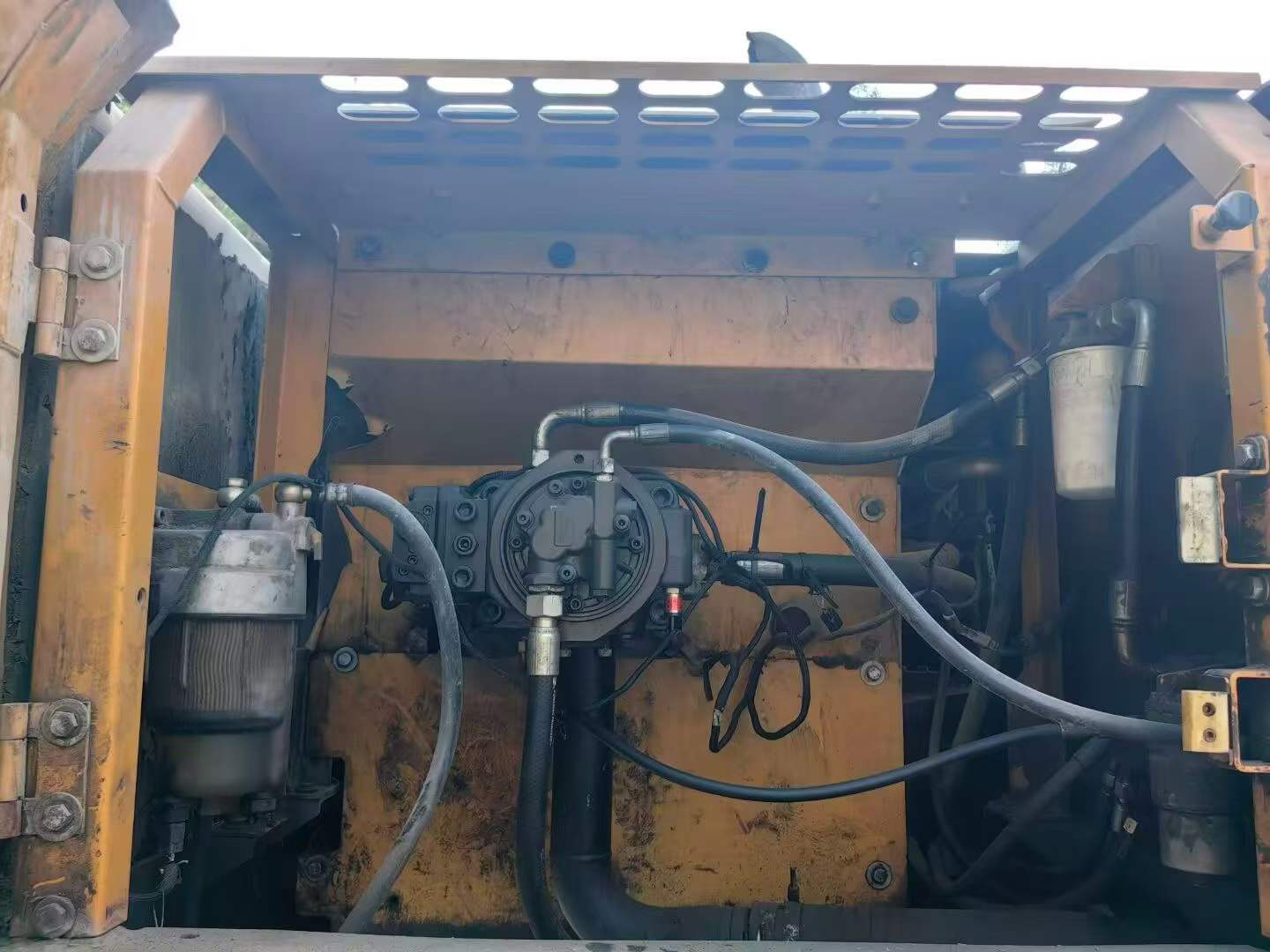 Buy Sany SY245H Used Excavator / 4 Buy Sany SY245H Used Excavator / 4