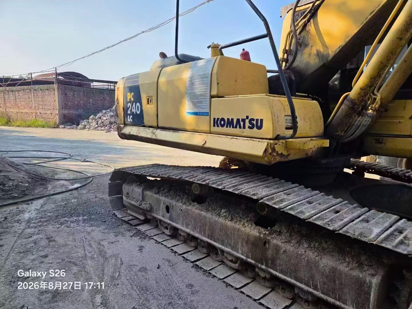 Buy Komatsu Used Excavator / 8 Buy Komatsu Used Excavator / 8