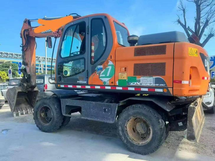 Buy Doosan DH150 Used Excavator / 1